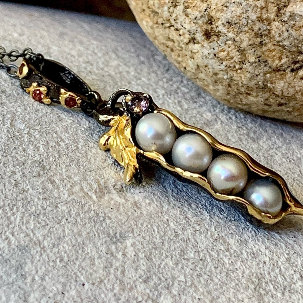 Natural Silver Pearls Pea Pod Necklace